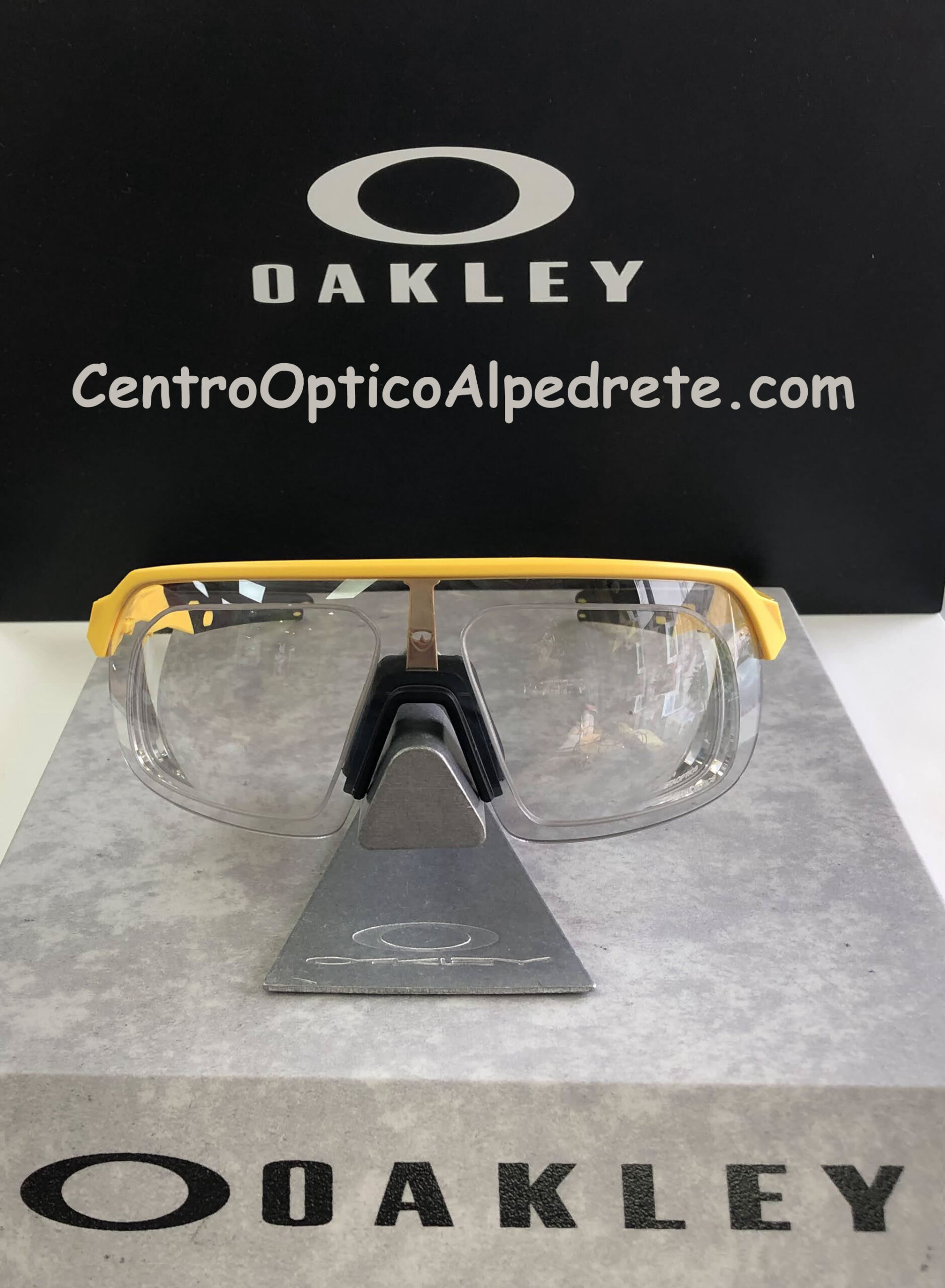 Gafas Graduadas Modelo Oakley Sutro Lite con lentes Progresivas y Fotocromaticas